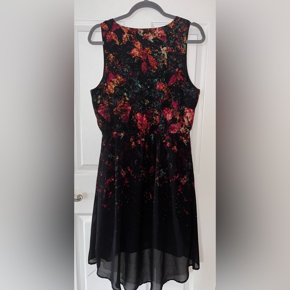 Massimo Black and Red Floral Midi Dress - Picture 2 of 4